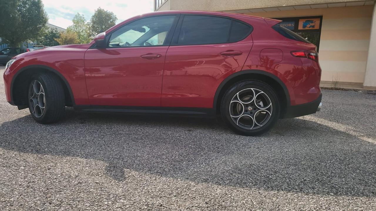 Alfa Romeo Stelvio 2.2 Turbodiesel 160 CV AT8 RWD Business