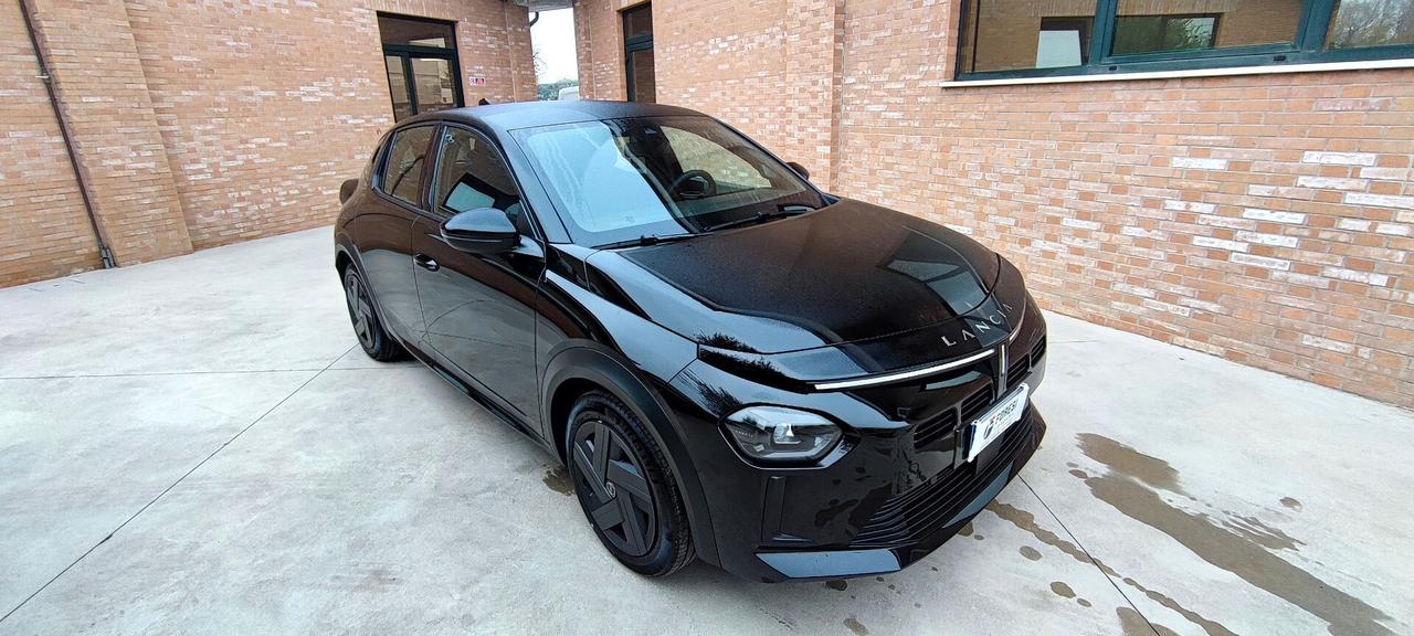 Lancia Ypsilon Hybrid e-DCT LX
