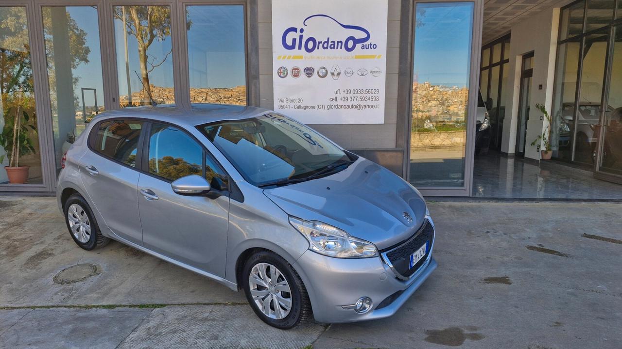 Peugeot 208 1.4 HDi 68 CV 5 porte Allure