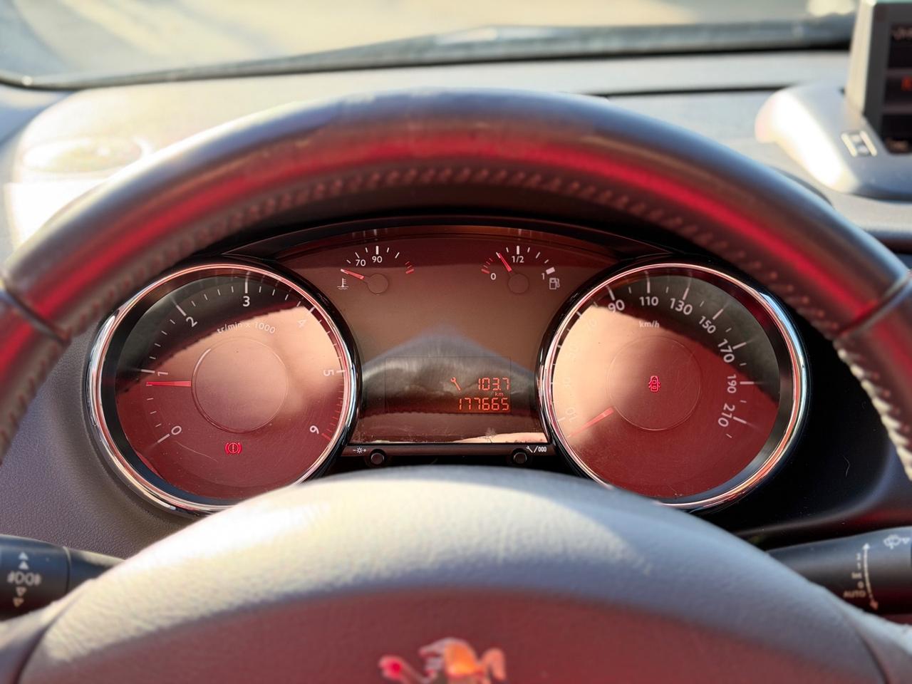 Peugeot 3008 1.6 HDi 110CV Premium