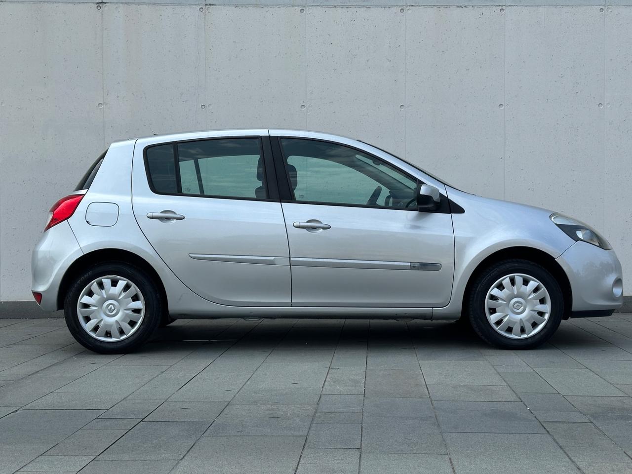 Renault Clio 1.2 16V 5 porte Luxe