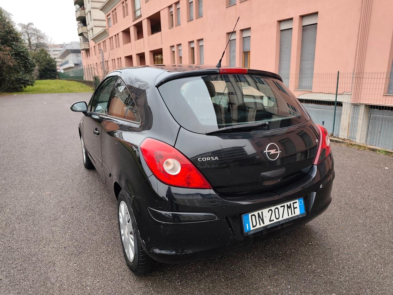 Opel Corsa 1.2 Benz euro 4 Sport neopatentati