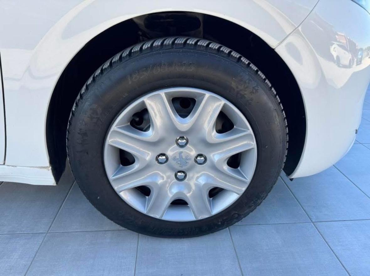 Peugeot 208 1.4 HDi 68 CV 5 porte Active