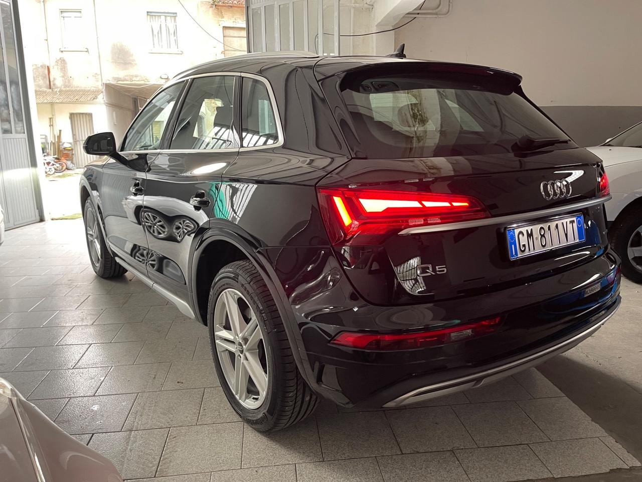 Audi Q5 40 TDI 204 CV quattro S tronic Identity Black