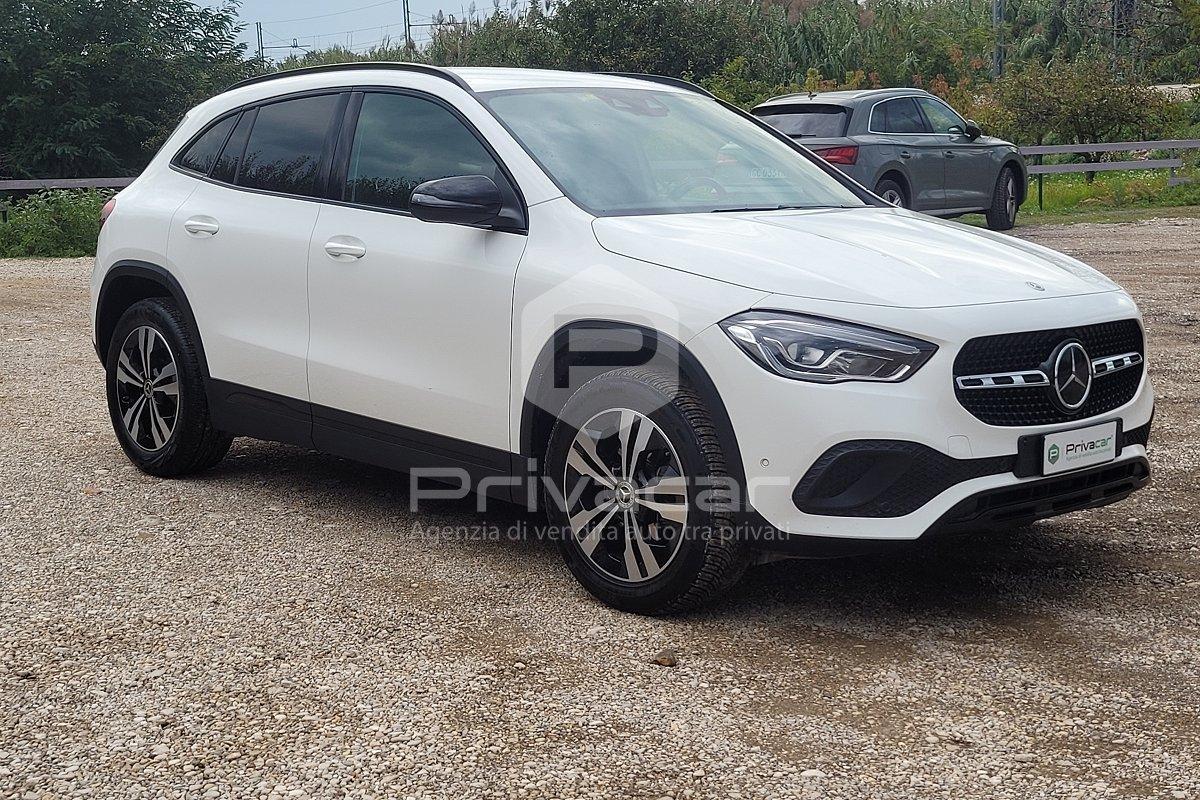 MERCEDES GLA 200 d Automatic Business