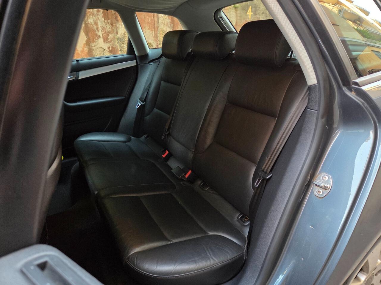 Audi A3 1.6 Ambition 102cv - UNIPRO