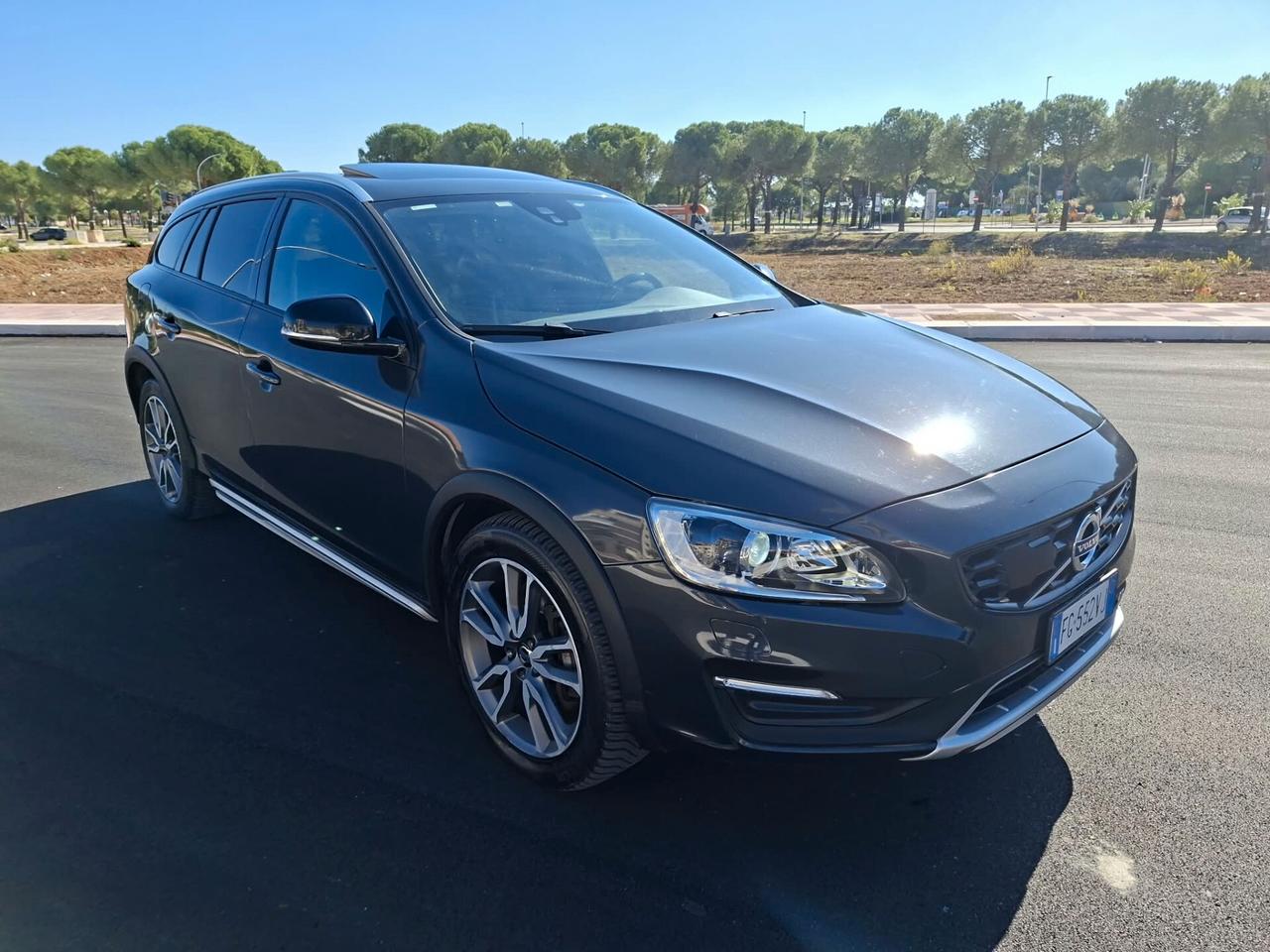 Volvo V60 Cross Country D4 AWD Geartronic Summum