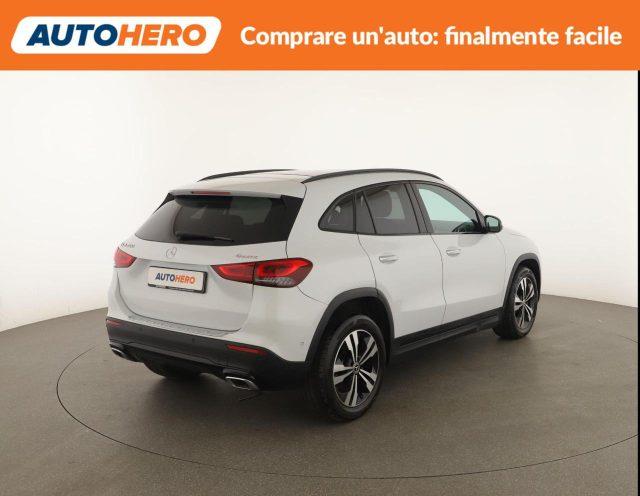 MERCEDES-BENZ GLA 200 Automatic 4Matic Premium