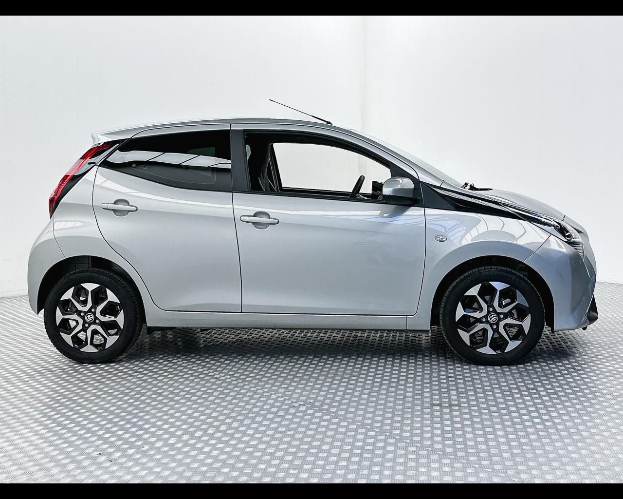 TOYOTA Aygo 2ª serie - Aygo Connect 1.0 VVT-i 72 CV 5 porte x-wave