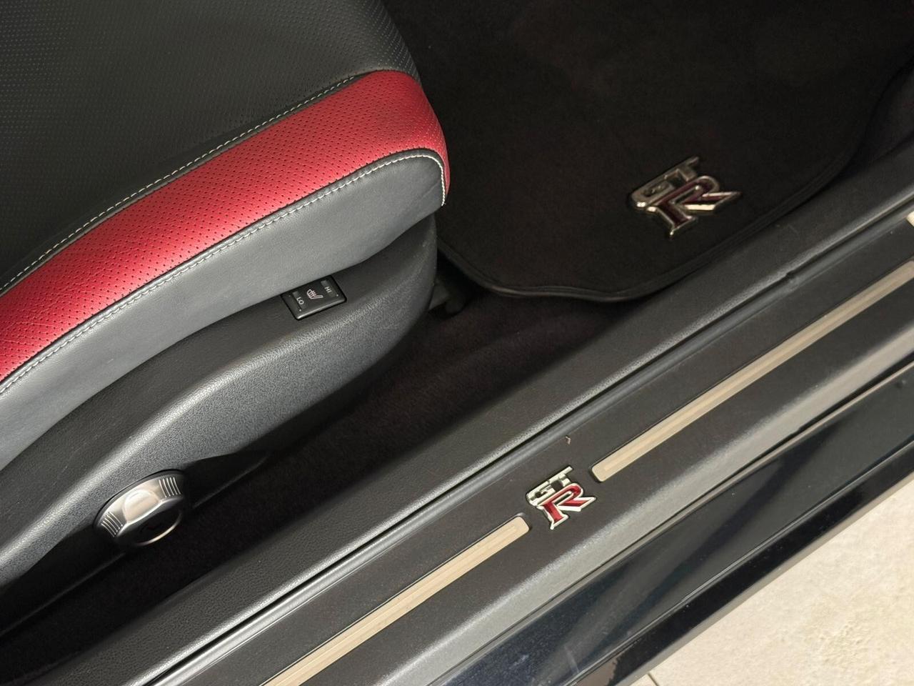 Nissan GT-R 3.8 V6 Black Edition