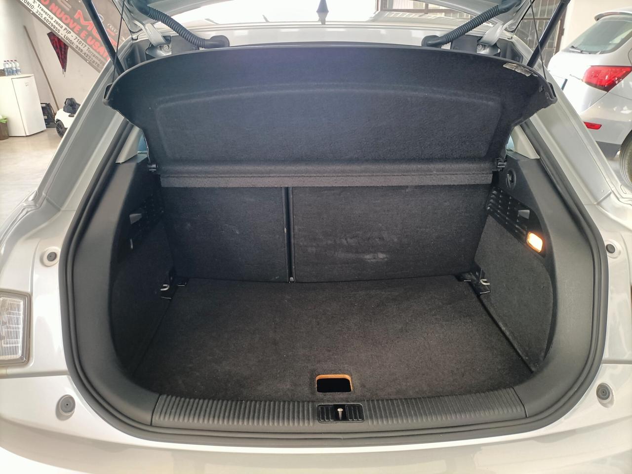 Audi A1 1.6 TDI 105 CV Attraction 07/2011