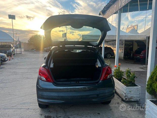 Peugeot 207 1.4 vti 95cv- 2010
