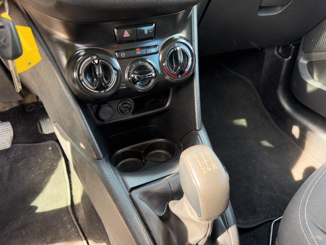 PEUGEOT 208 ANNO 2017 1.6 DIESEL 75 CV
