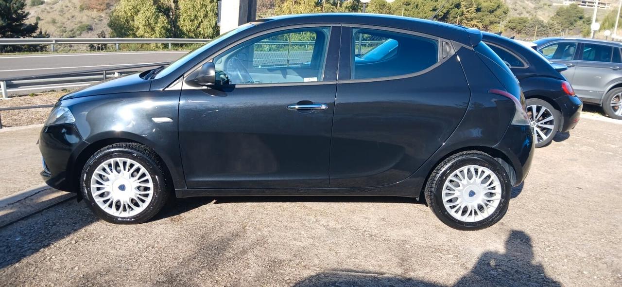 Lancia Ypsilon 1.2 69 CV GPL Gold - 2016