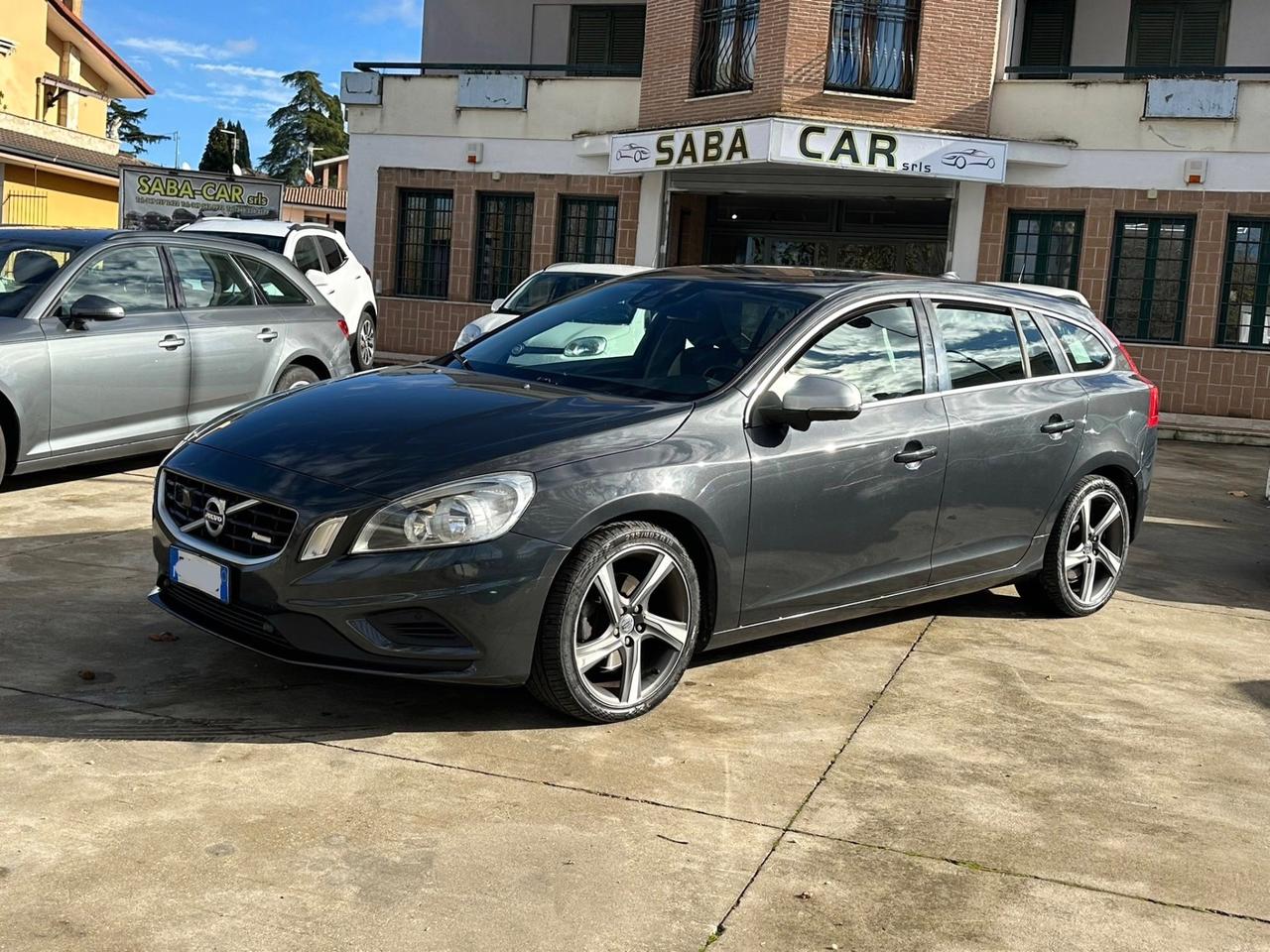 Volvo V60 D5 R-design