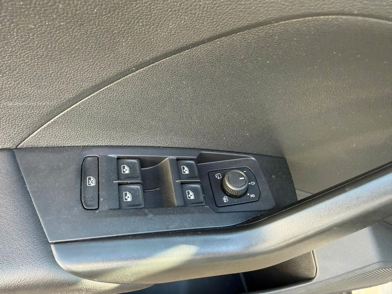 VOLKSWAGEN T-CROSS 2023 1.O BENZINA 95CV 18000KM