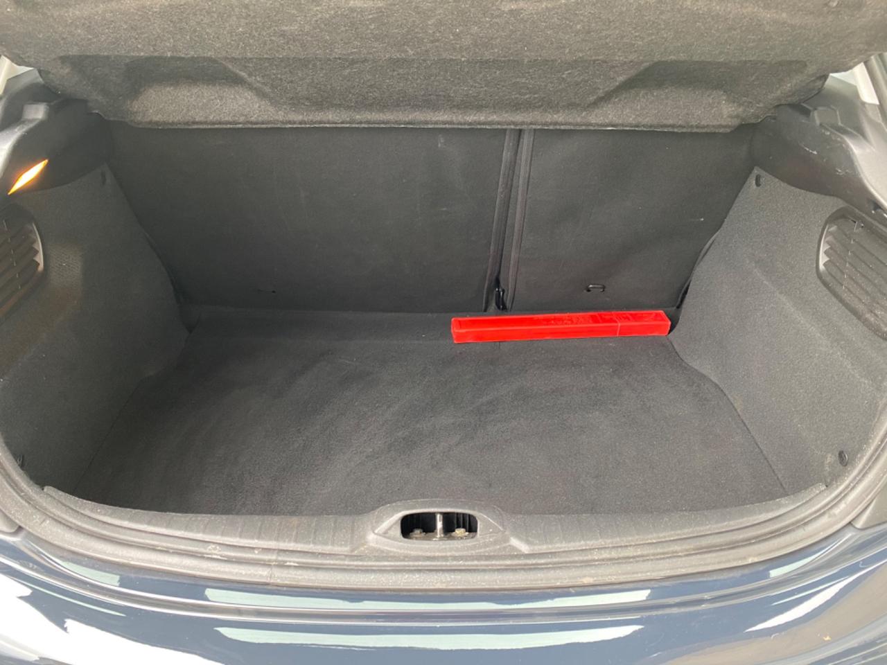 Peugeot 208 PureTech Ok Neopatentati