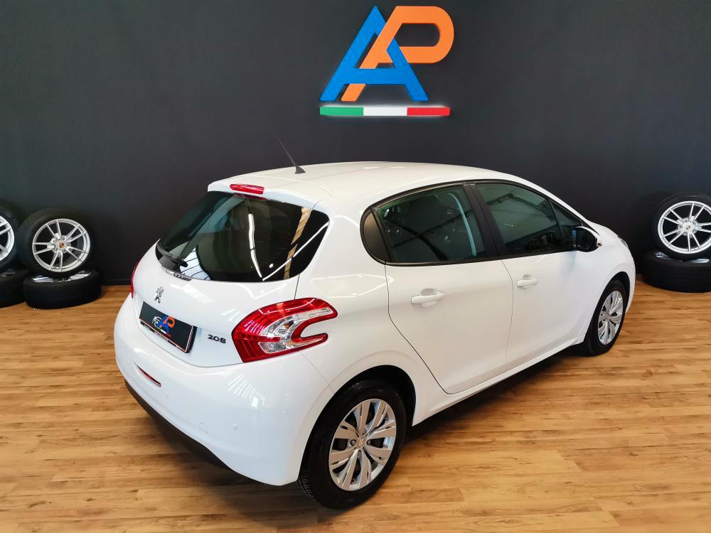 Peugeot 208 5 Porte 208 5p 1.4 hdi 8v Allure