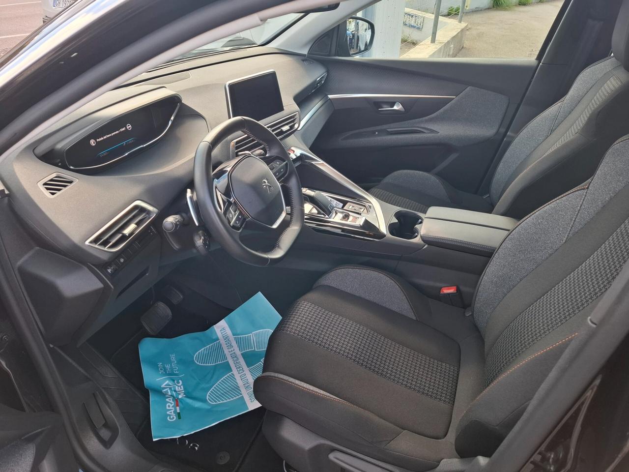 Peugeot 3008 BlueHDi 1.5 130cv EAT8 12-2021