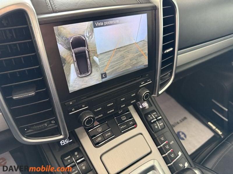 Porsche Cayenne 3.0 Diesel Pure green Platinum Edition