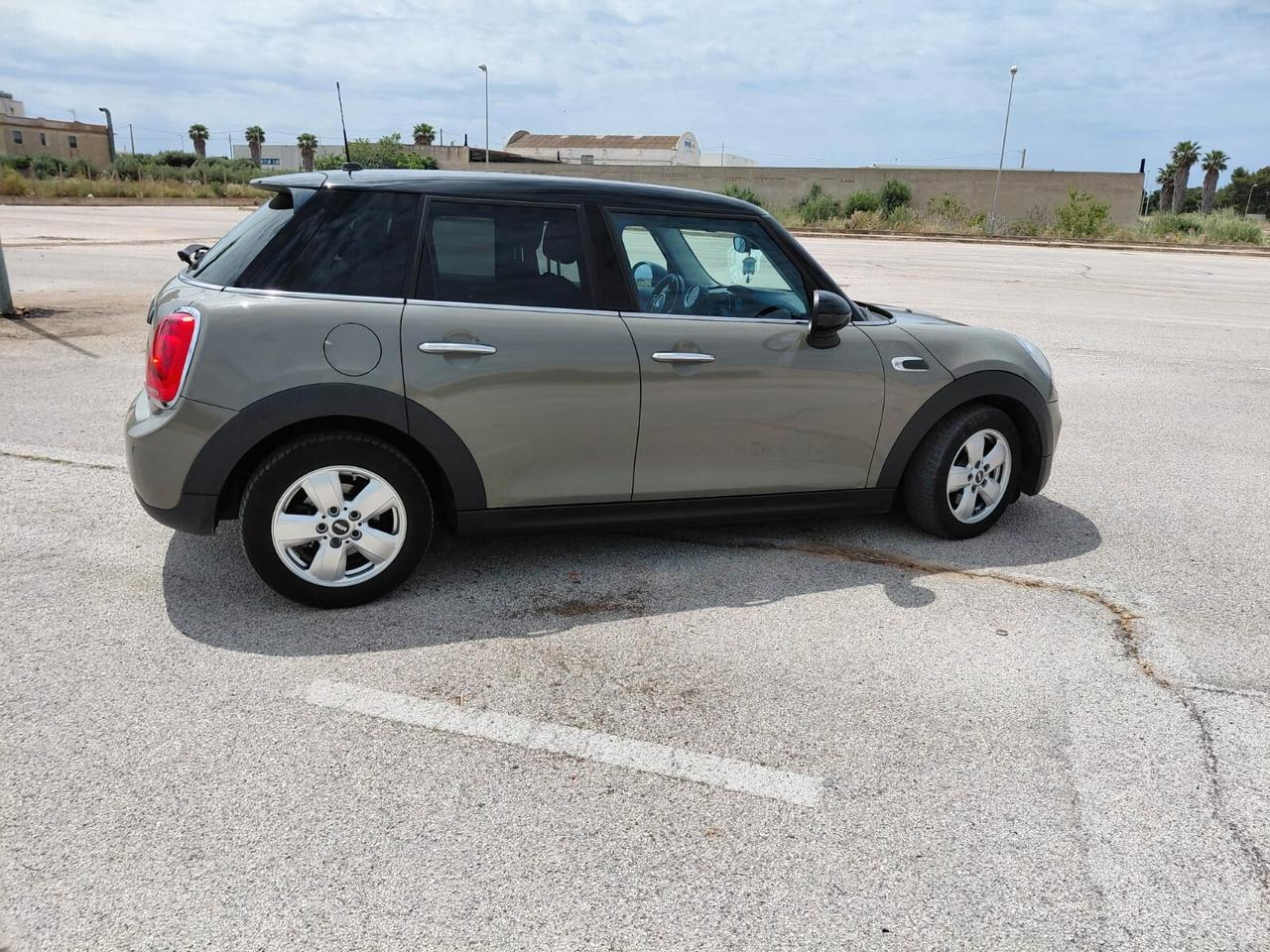 Mini Mini 1.5 Cooper D 5 porte