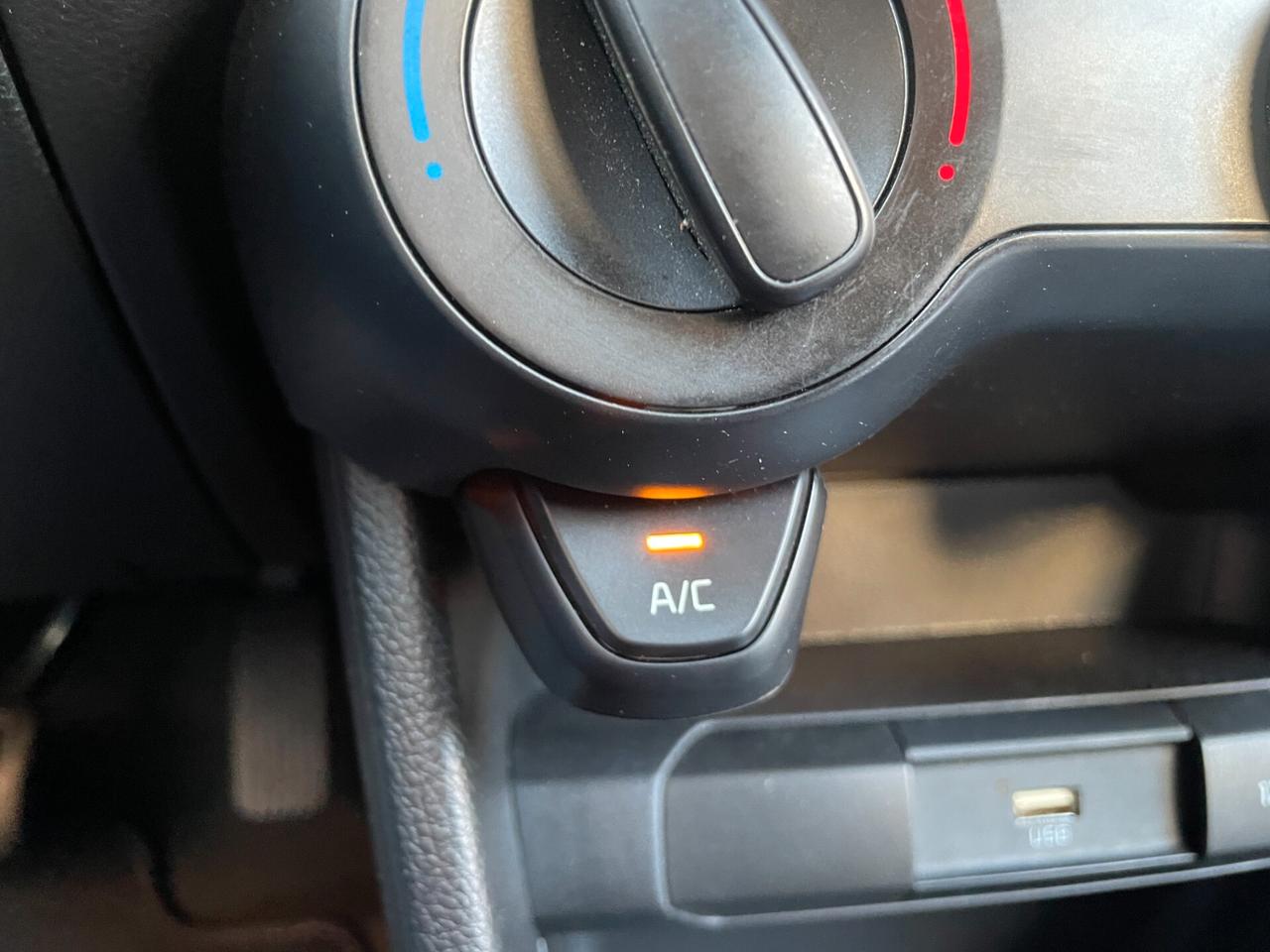 Kia Picanto AUTOMATICA - NEOPATENTATI