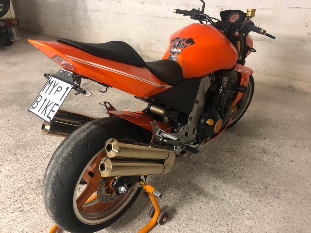 Kawasaki Z 1000 orange