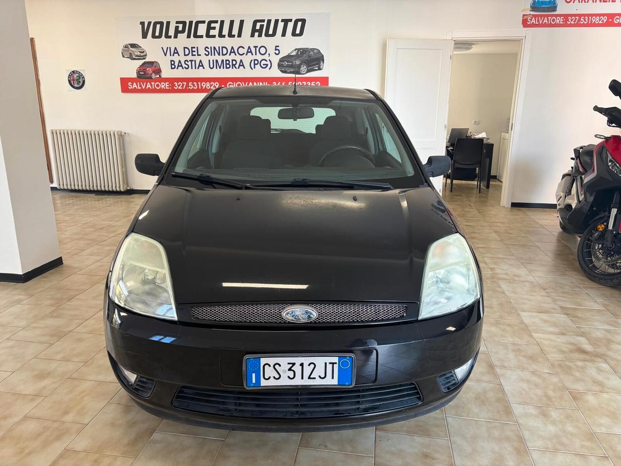 FORD FIESTA ANNO 2005 DS 1.4 ADATTA NEOPATENTATI KM 200 MILA