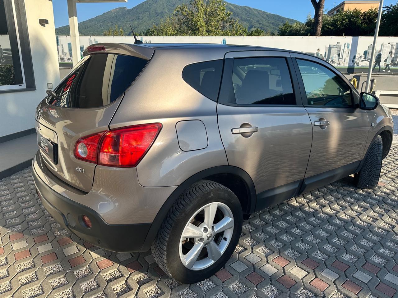 Nissan Qashqai 2.0 dCi DPF 4WD Tekna