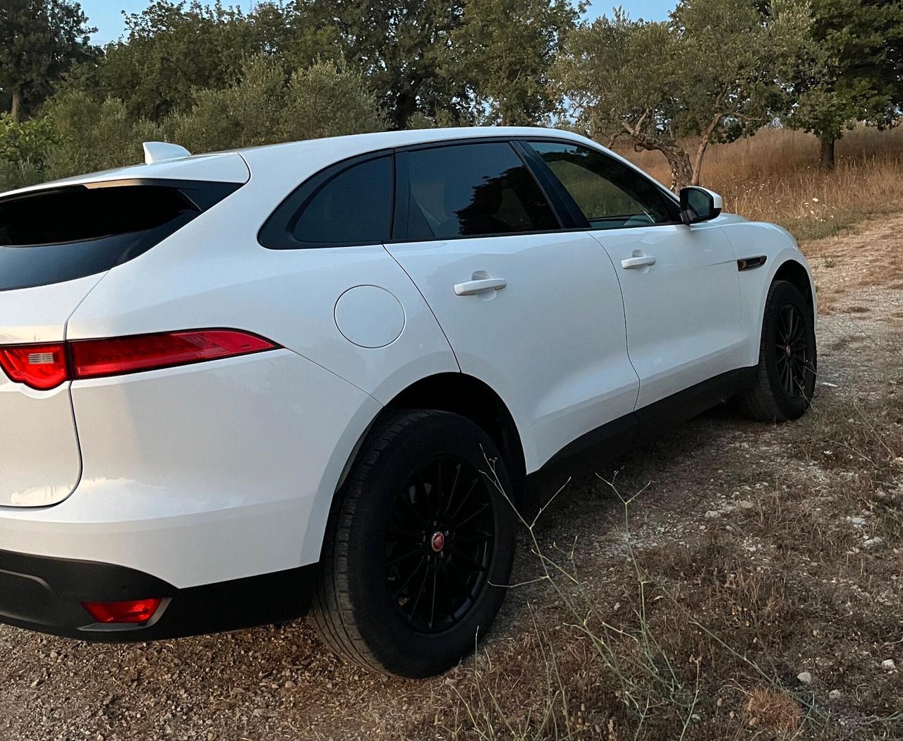 Jaguar F-Pace 2.0 D 180 CV AWD aut. Portfolio "MOTORE NUOVO"