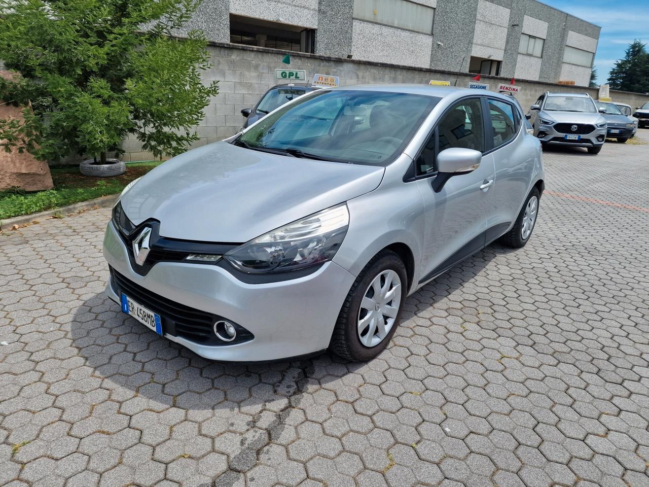 Renault Clio 1.2 75CV neopatentati 2013