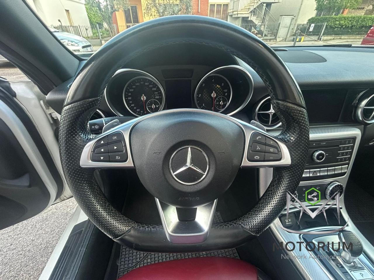 Mercedes-Benz SLC 250 D PREMIUM AMG