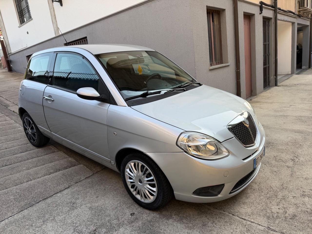 Lancia Ypsilon 1.2 Platino