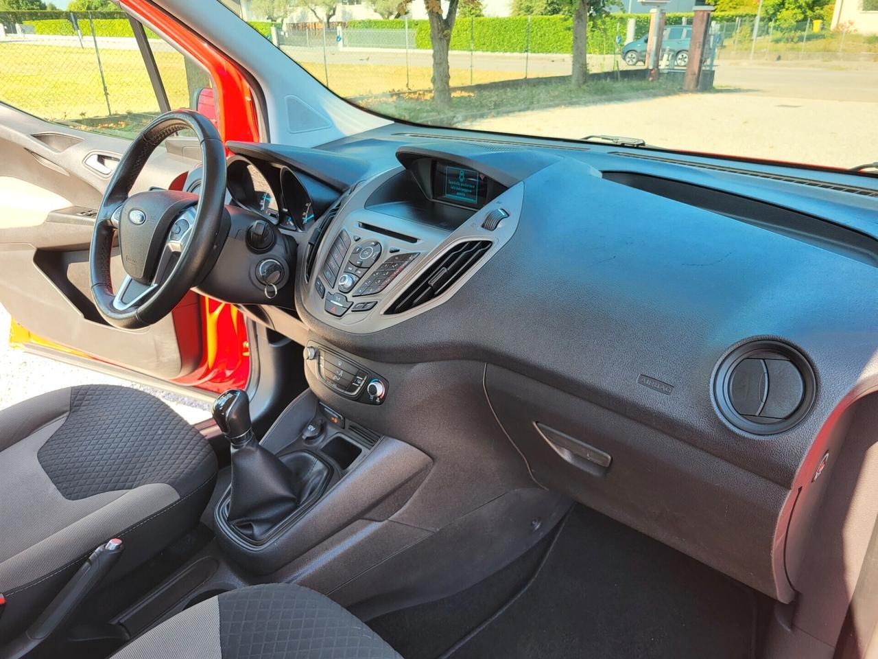 Ford Tourneo Courier 1.5 TDCI 75 CV Sport