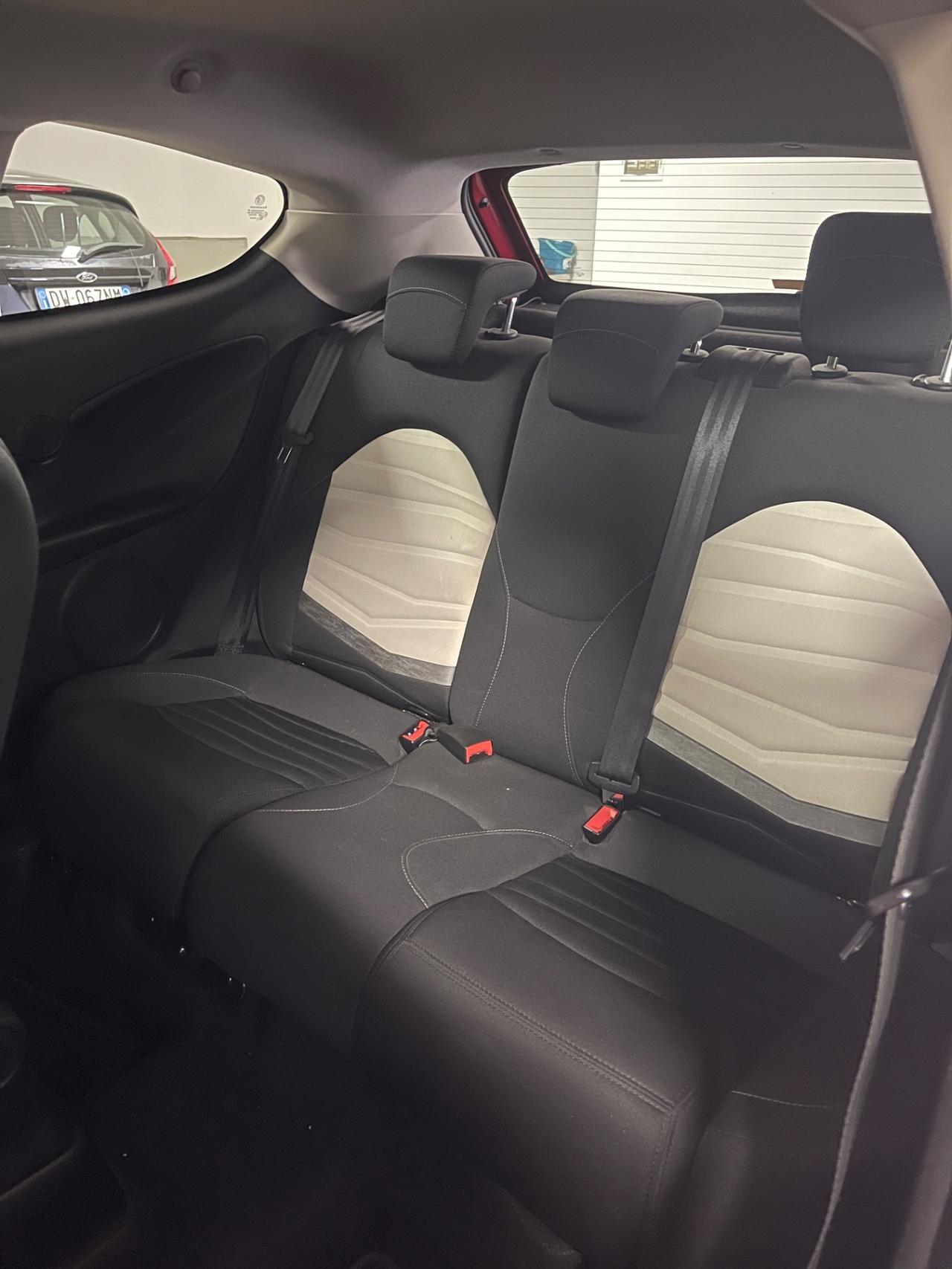 Alfa Romeo MiTo 0.9 T 105 CV TwinAir S&S Distinctive