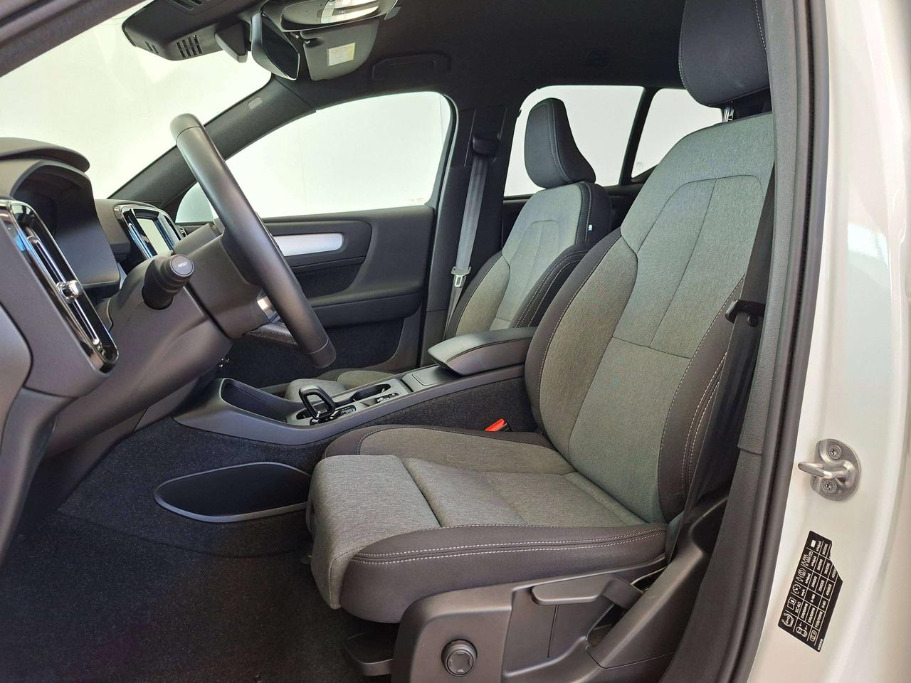 Volvo XC40 2.0 b3 CORE Aut 2 ANNI GARANZIA AYVENS