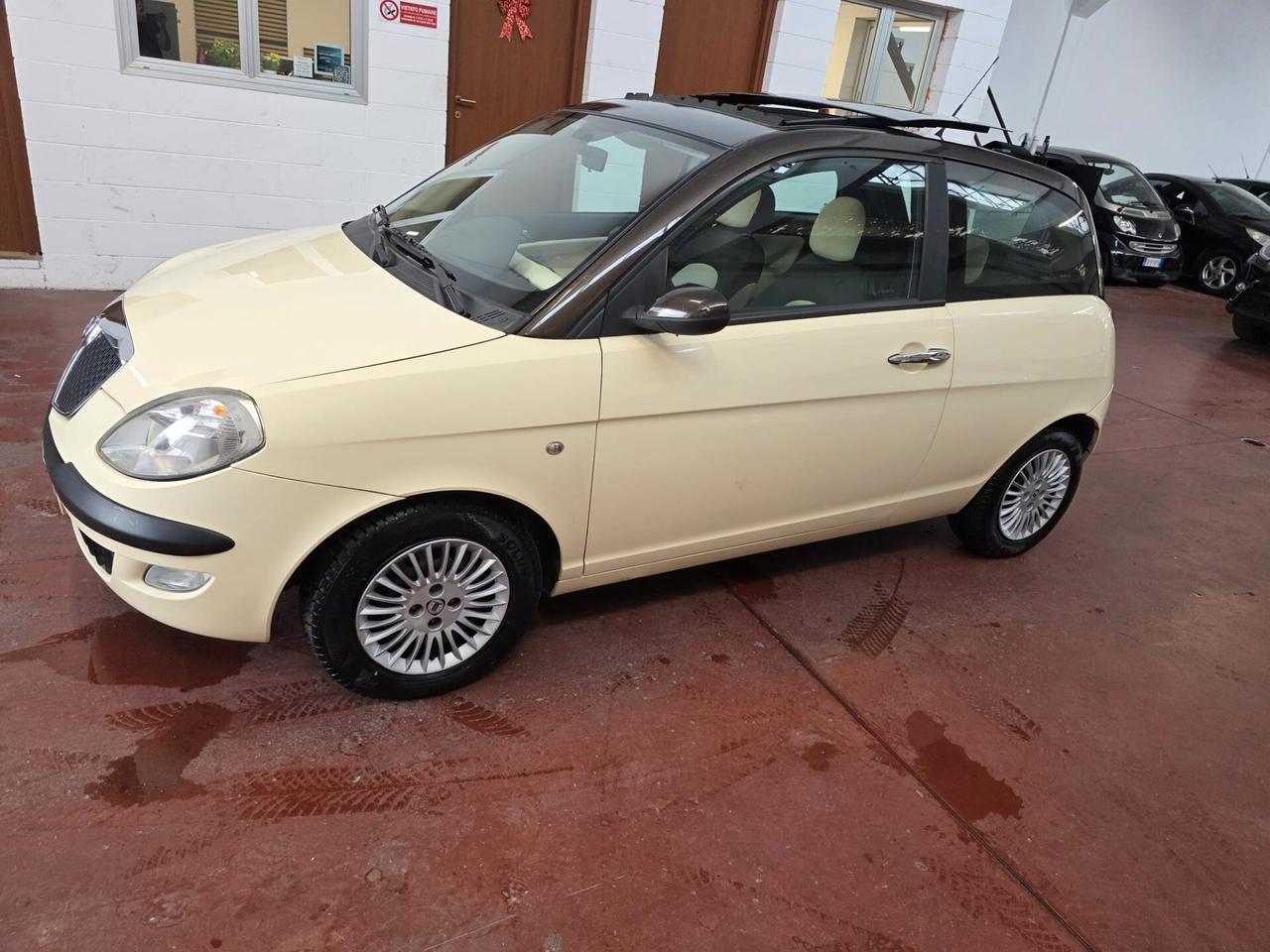 Lancia Ypsilon 1.4 16V Platino NEOPAT AUTOMATICA