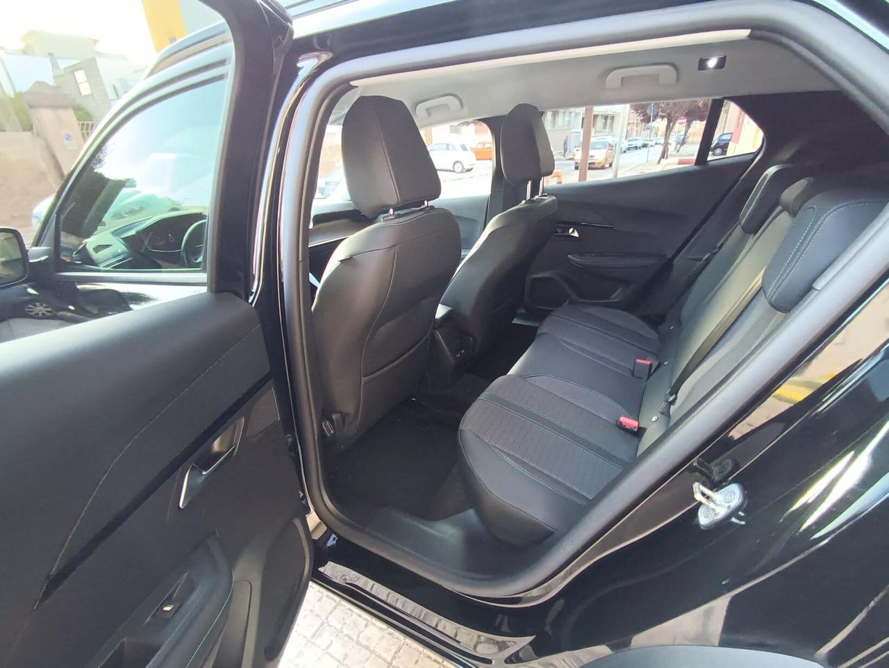 Peugeot 2008 1.5BlueHDi 130 S&S EAT8 Allure Pack