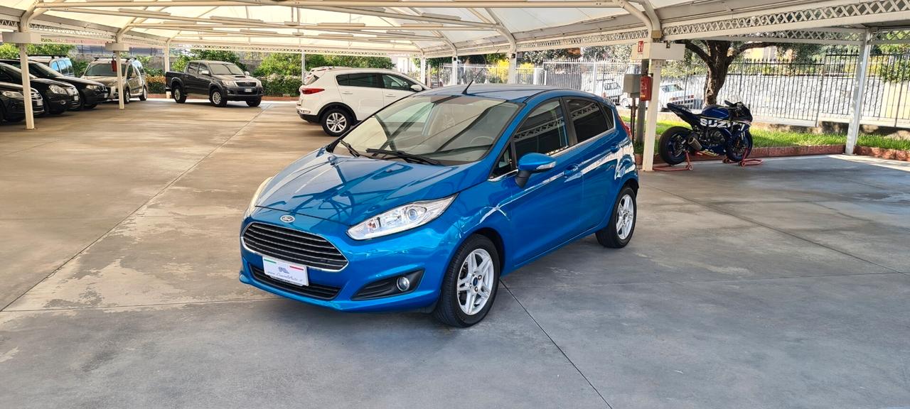 Ford Fiesta 1.4 BenzGPL Titanium