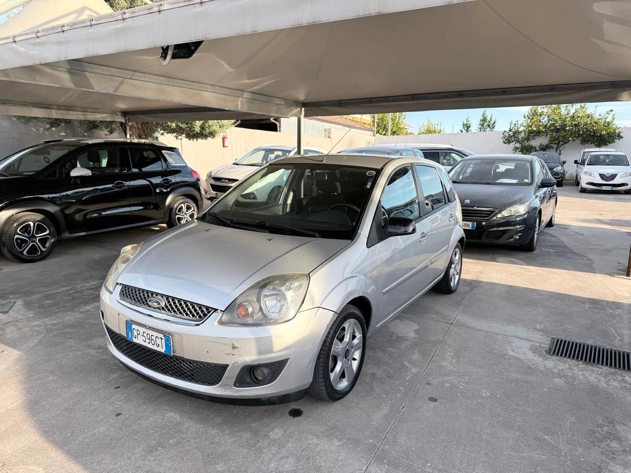 Ford Fiesta 1.4 TDCi 5p. Ghia