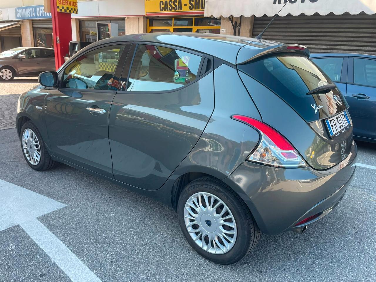 Lancia Ypsilon 1.2 69 CV 5 porte Silver