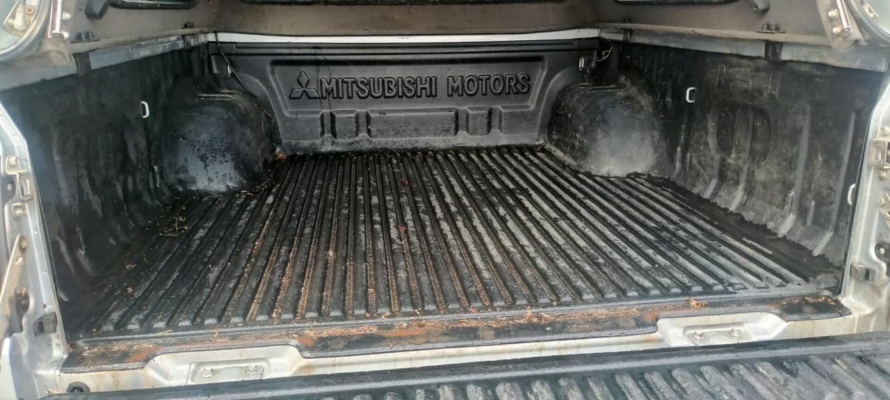 Mitsubishi L200 2.5 DI-D Double Cab Intense