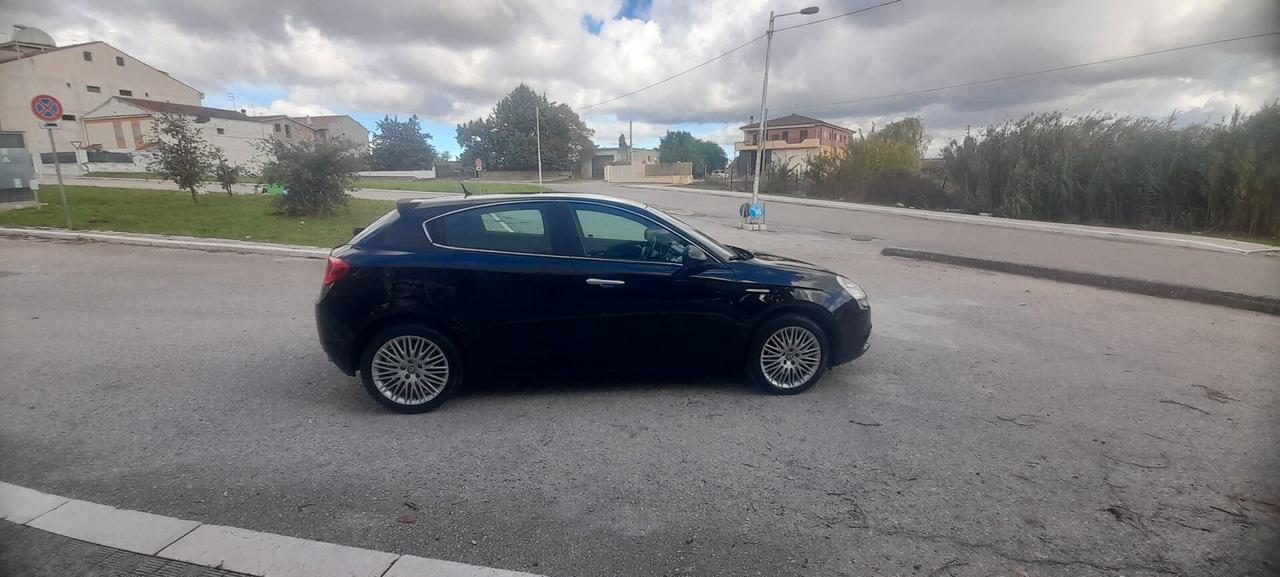 Alfa Romeo Giulietta 2.0 JTDm-2 140 CV Distinctive