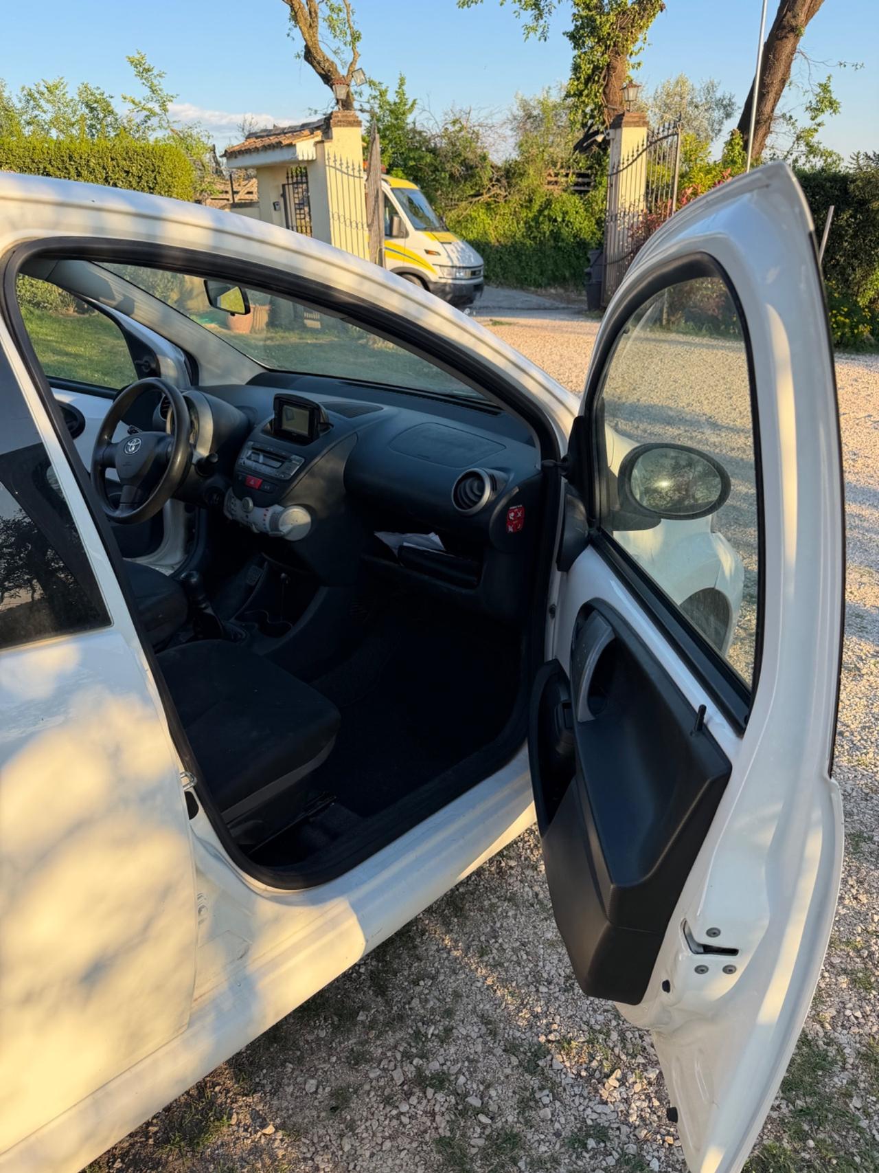 Toyota Aygo 1.0 12V VVT-i 5 porte Lounge Connect MMT