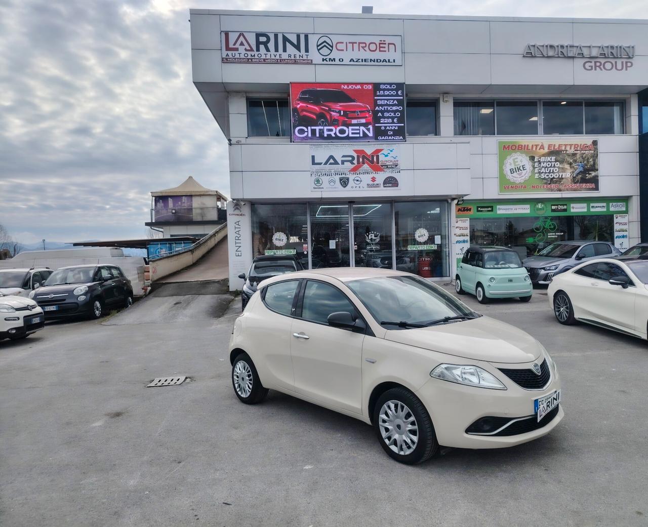 Lancia Ypsilon 1.2 69 CV 5 porte Platinum - NEOPATENTATO