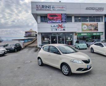 Lancia Ypsilon 1.2 69 CV 5 porte Platinum - NEOPATENTATO