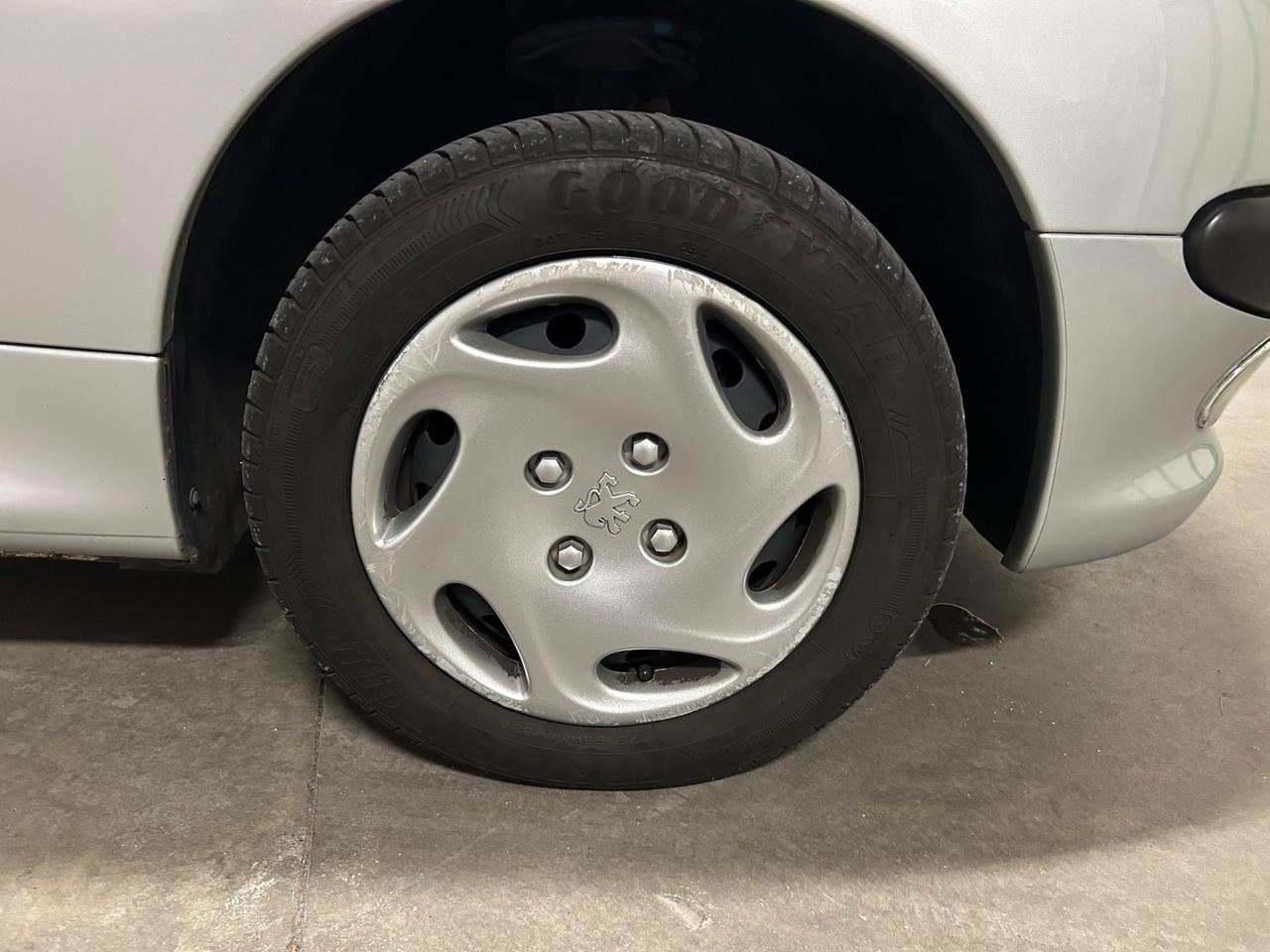 Peugeot 206 1.1 3p. XR