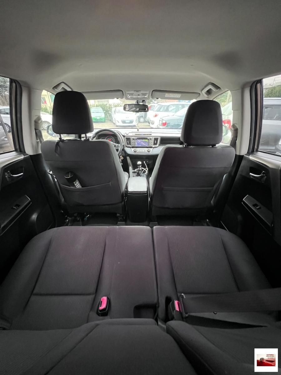 TOYOTA - RAV4 - 2.0 D-4D 2WD Active