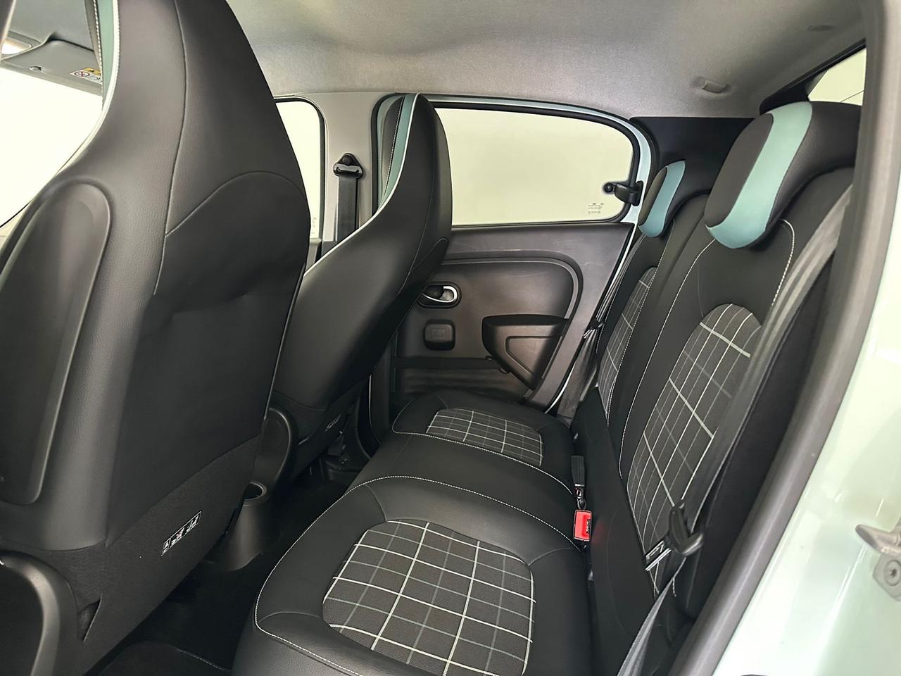 RENAULT TWINGO LA PARISIENNE 90 CV AUTOMATICA