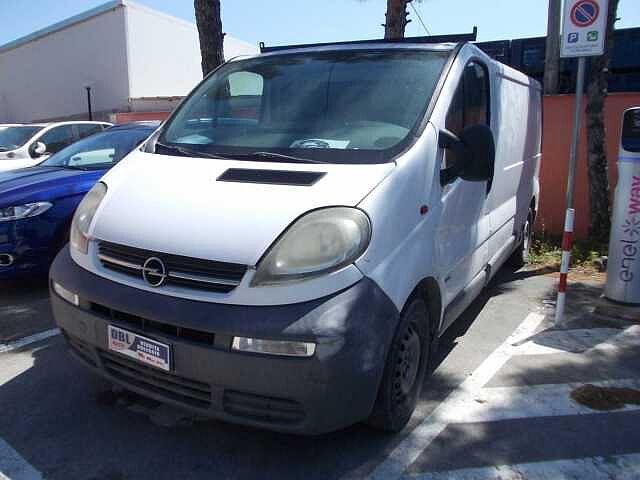 Opel Vivaro con gancio traino MOTORE ROTTO